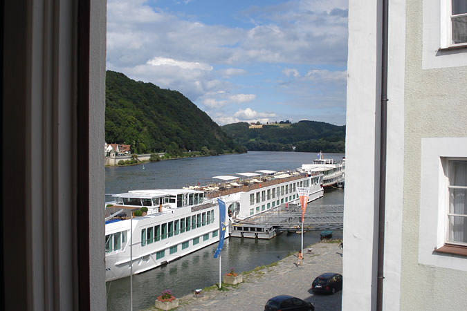 Passau: Blick aus dem Hotelzimmer auf die Donau